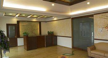 Hôtel Sapphire à Lonavala Extérieur photo