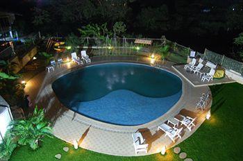 Hôtel Sapphire à Lonavala Extérieur photo