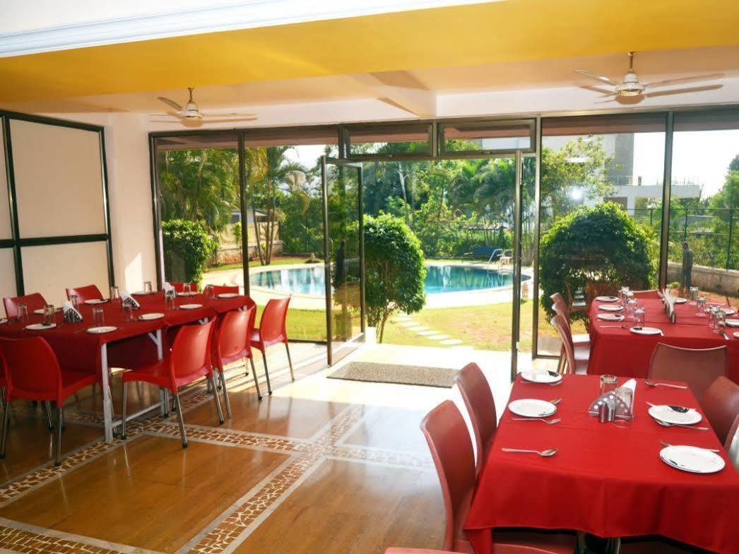 Hôtel Sapphire à Lonavala Extérieur photo